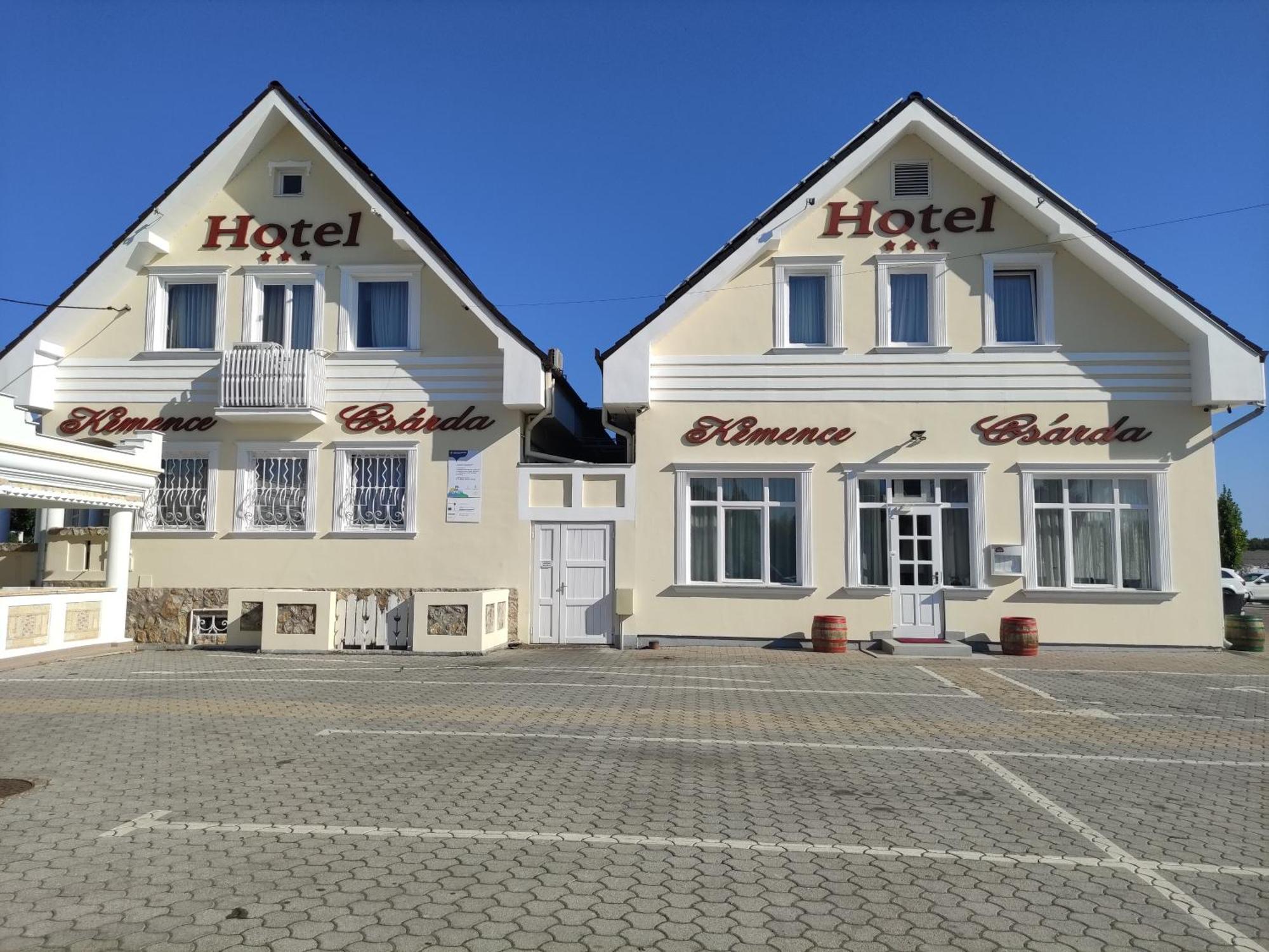 Kemence Csarda Es Szalloda Nyiregyhaza Exterior photo